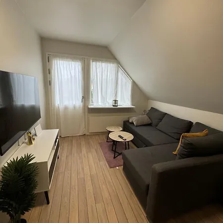 The Nightingale - Top-equipped House In - Free Parking Lejlighed